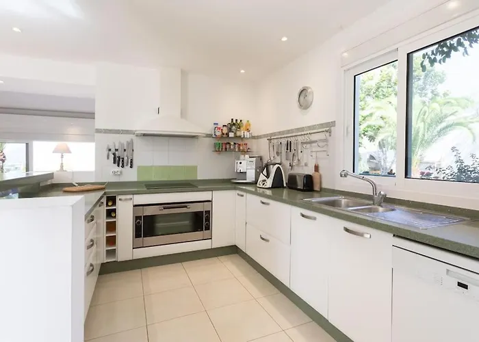 Luxe With Private Pool, Jacuzzi And Spectacular Views Willa Costa Adeje (Tenerife)