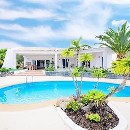 Luxe With Private Pool, Jacuzzi And Spectacular Views 빌라 아데제